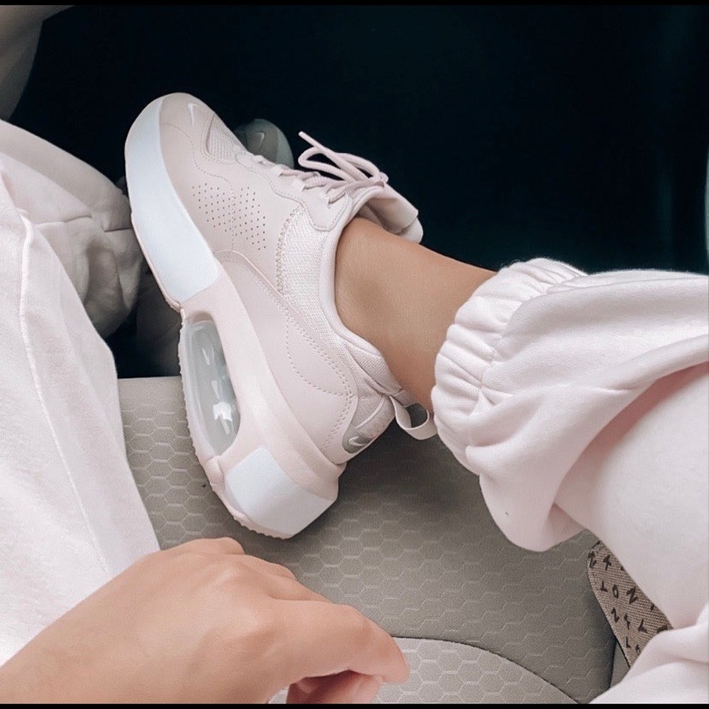 ‘Barely Rose’ Nike Air Max Verona